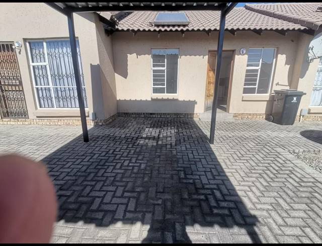 2 BEDROOM SIMPLEX FOR SALE IN ALBERTSDAL